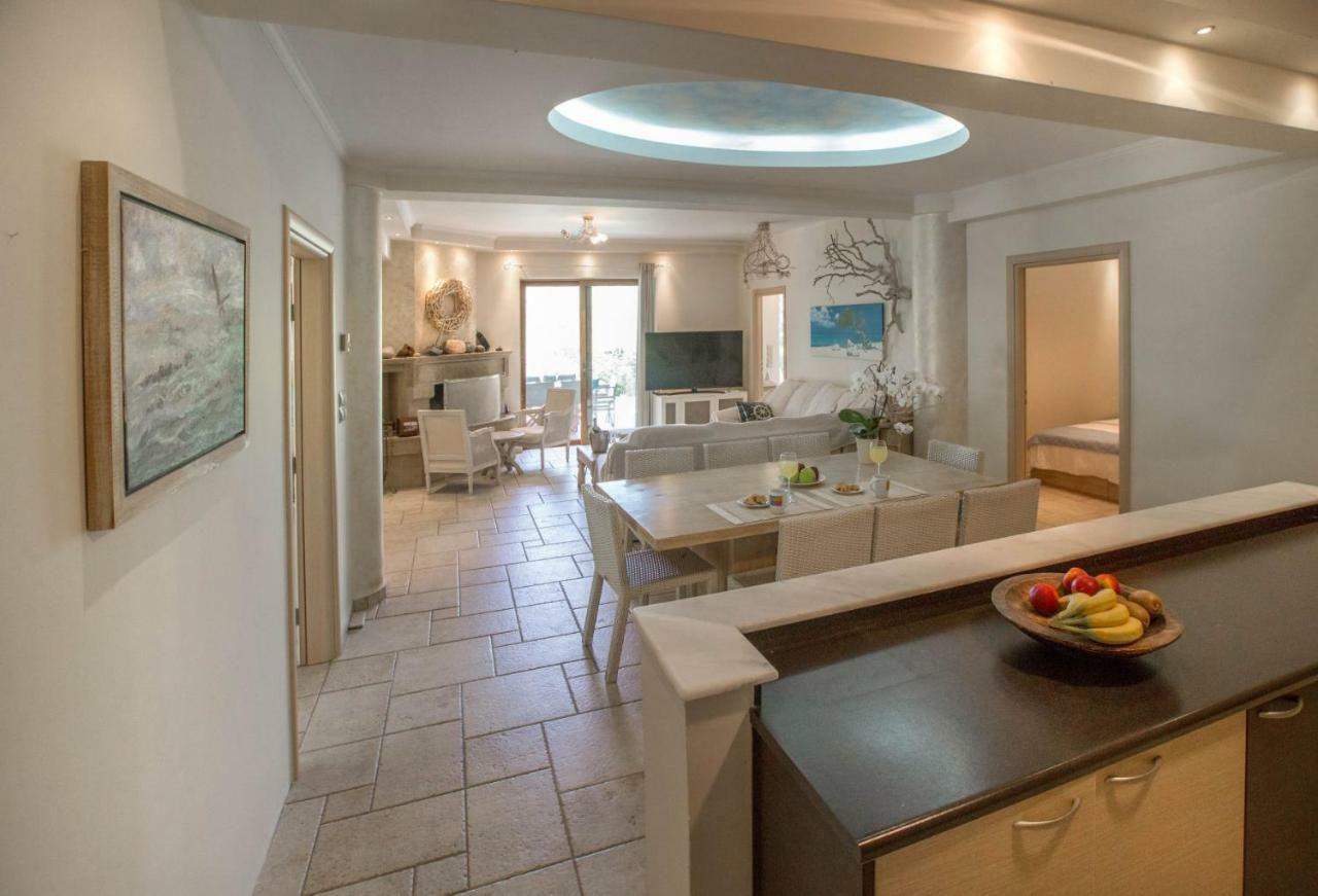 Vila Family Getaway In Marathon By Ghh Exteriér fotografie